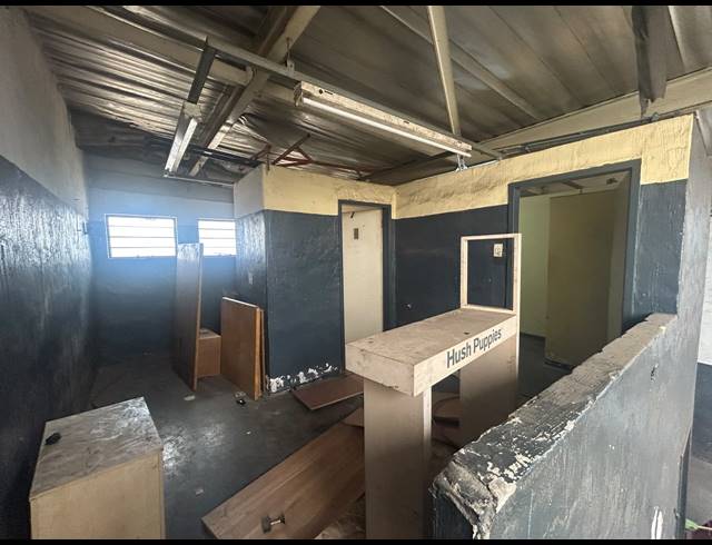 200M² WAREHOUSE TO LET IN LONGDALE